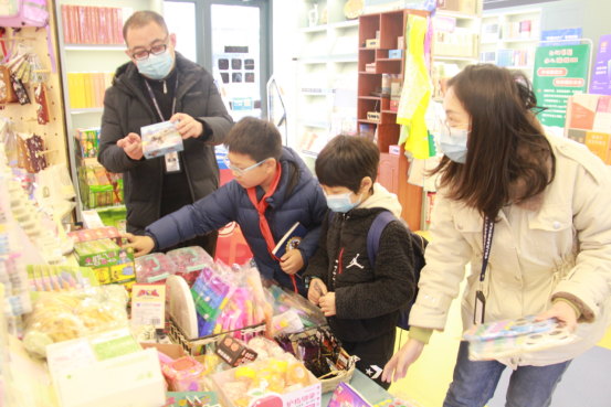 鄭州市二七區(qū)市場(chǎng)監(jiān)管局開展玩具市場(chǎng)突擊檢查，筑牢兒童玩具質(zhì)量安全防線